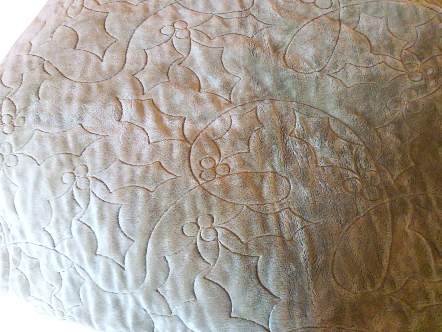 Christmas Quilted Throw (34" x 52") - Holly Berry Panel & Cozy Minky Back