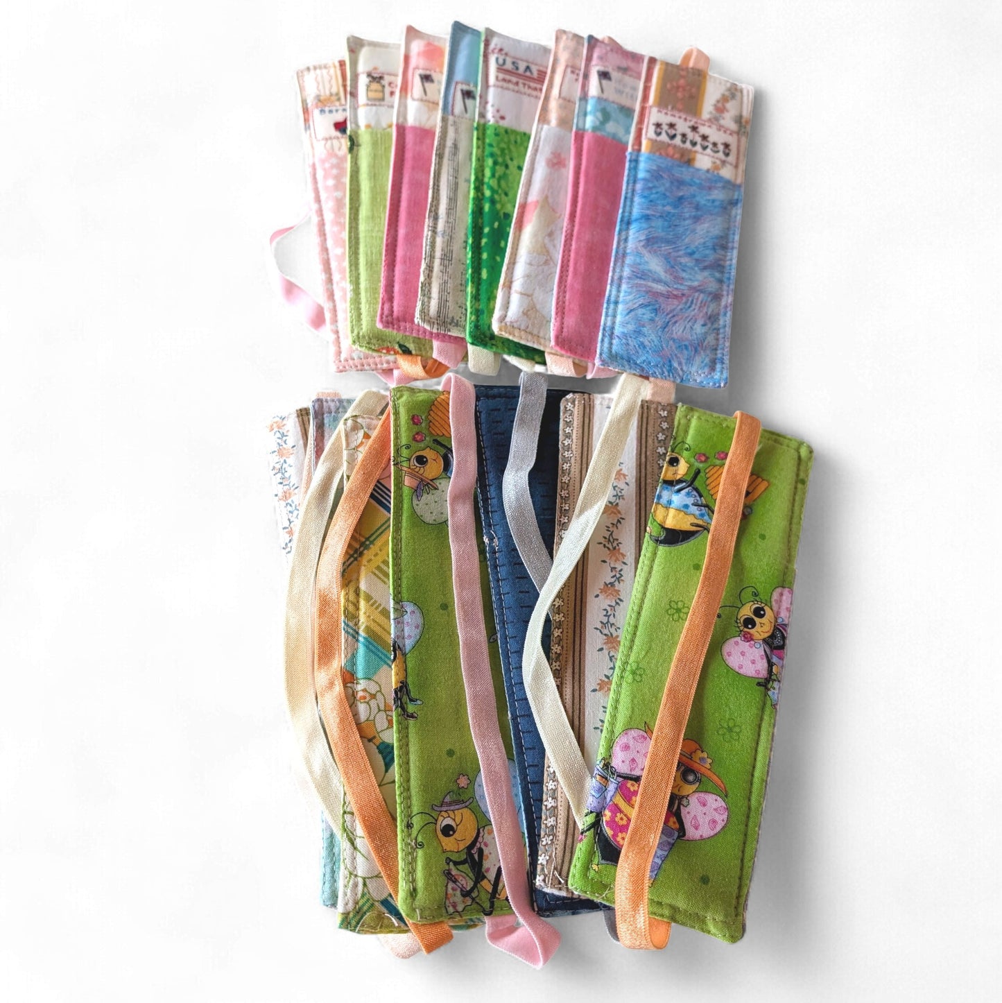 Pen Pocket Bookmark: Structured Fabric Page Marker with Elastic Strap & Pen Holder